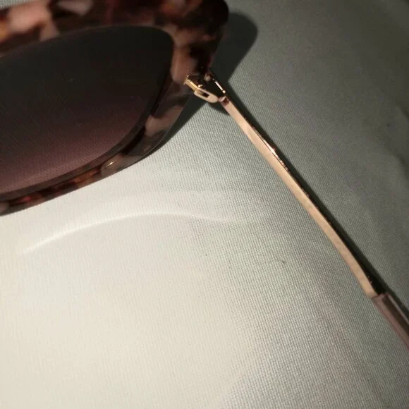 TED BAKER LONDON BROWN TORTOISE SHELL CAT EYE WOMENS SUNGLASSES WITH CASE